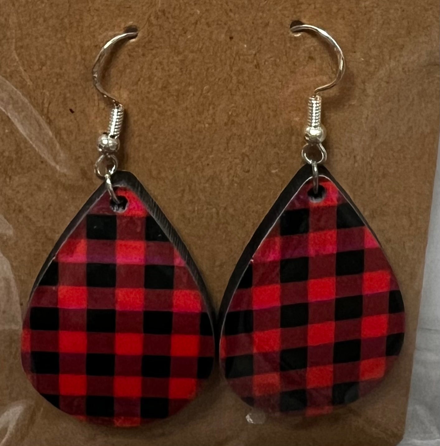 Black and Red Plaid Tear Drop Earrings.