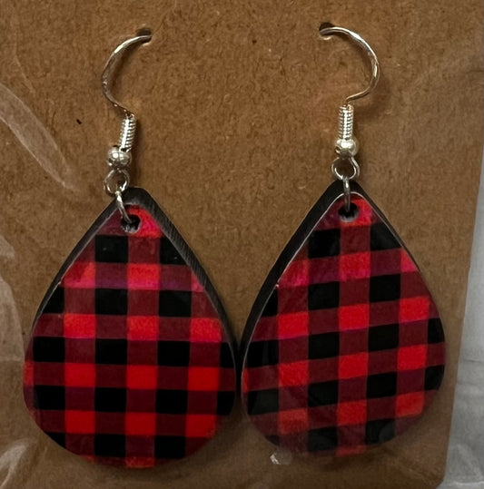 Black and Red Plaid Tear Drop Earrings.